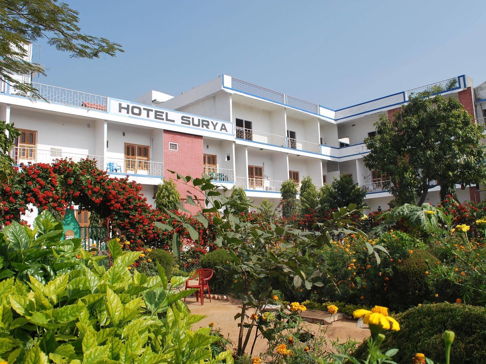 Hotel Surya Khajurāho Exterior photo