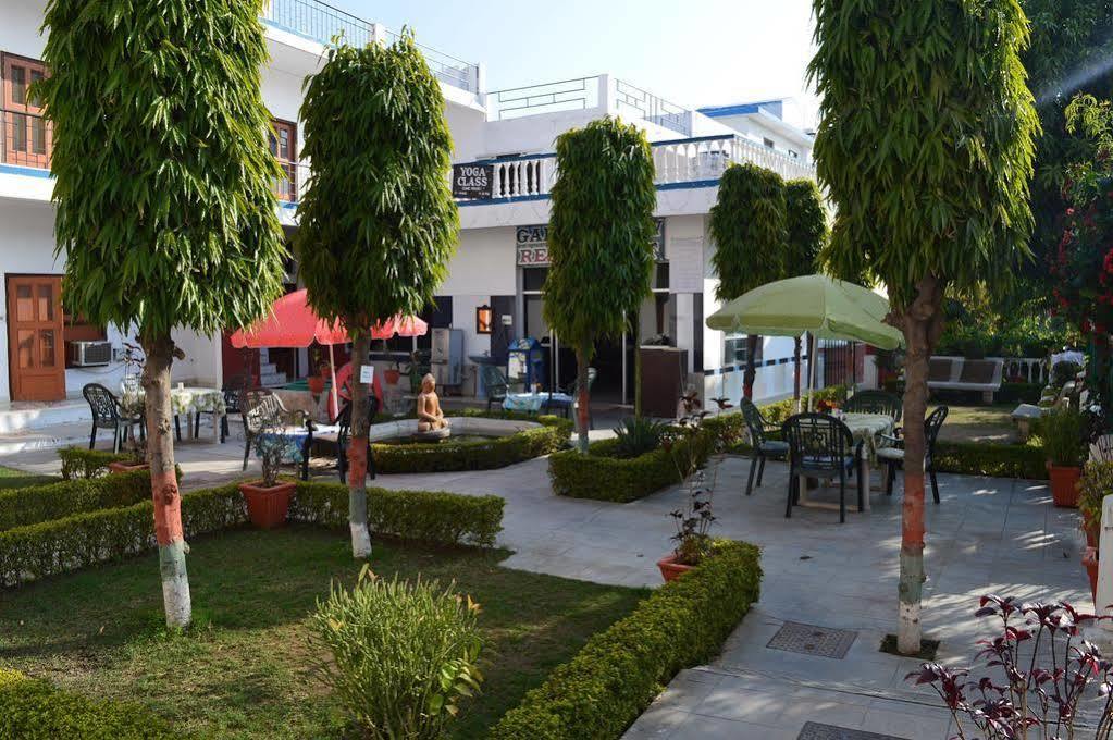 Hotel Surya Khajurāho Exterior photo