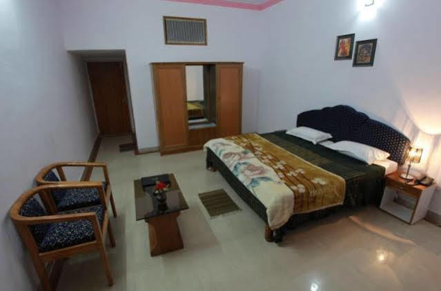 Hotel Surya Khajurāho Exterior photo