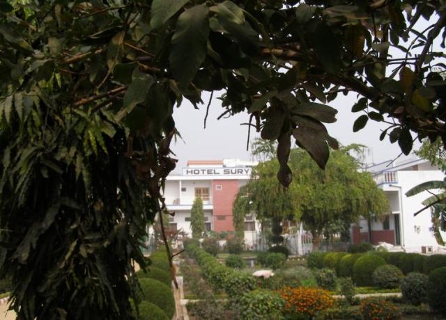 Hotel Surya Khajurāho Exterior photo
